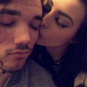 Meet your Posher, Demitria